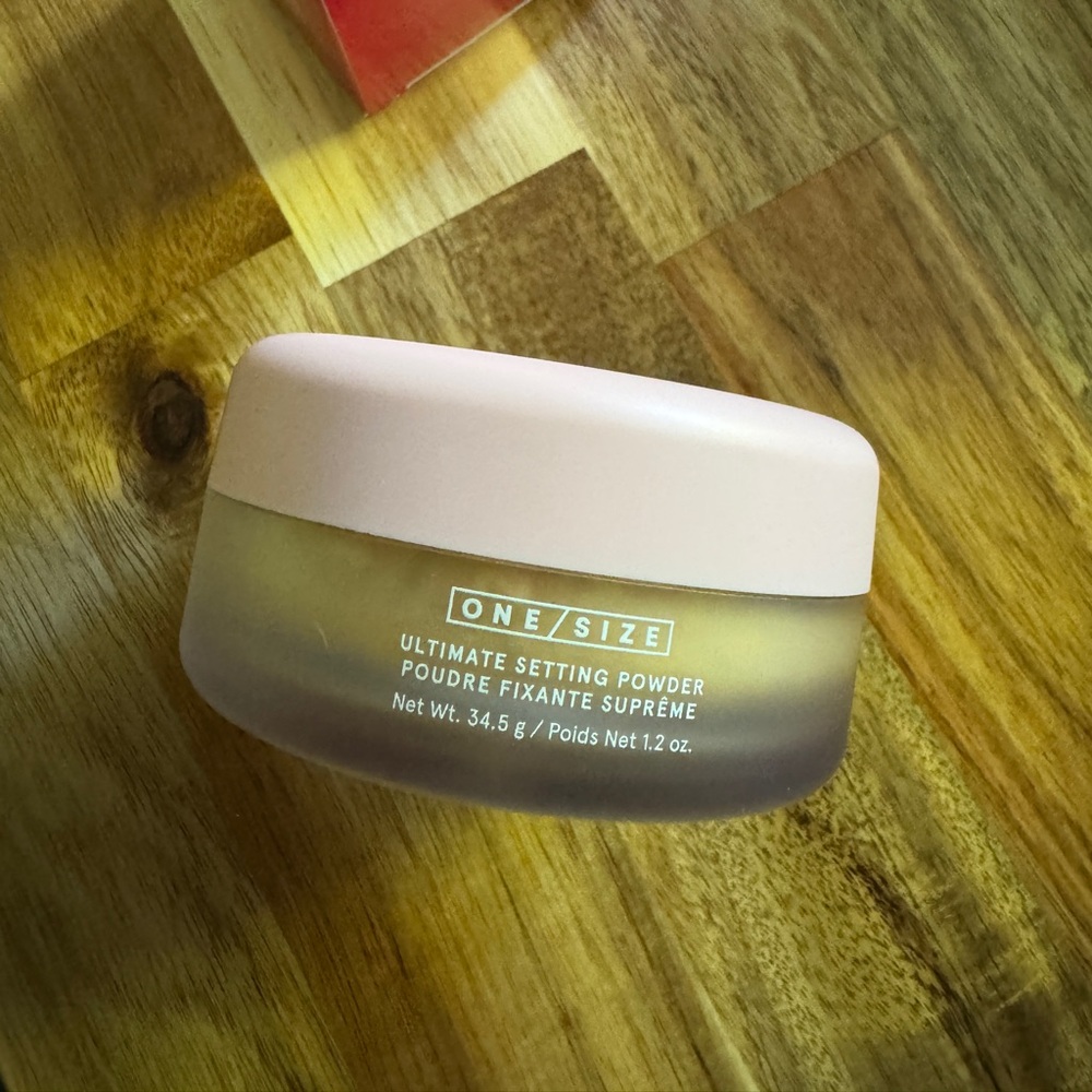 One/Size ultimate setting powder in marigold full size
